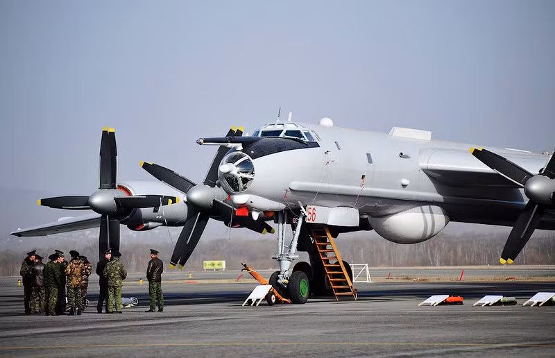 may-bay-san-ngam-tu-142-nga-tuan-tien-bien-dong-2.jpg