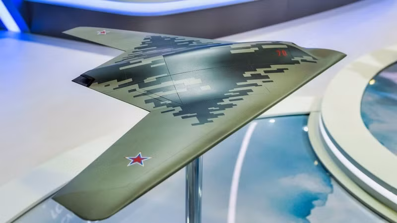 sukhoi-s-70-okhotnik-b-drone.jpg
