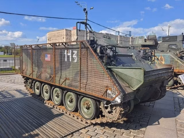 ep7eam76e.jpg