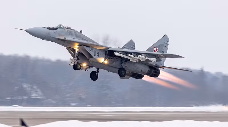 "Tuy nhiên, hiện tại các cuộc thảo luận về việc chuyển giao chúng cho Kyiv đang bị đình trệ do các vấn đề liên quan đến tài chính", nguồn tin của RIA Novosti cho biết. polish-mig-29-malbork.jpg