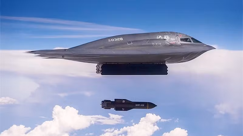 Chiến dịch quân sự của Mỹ và Israel chống lại Iran đã bắt đầu từ ngày 28/2. Hai bên đã liên tục giáng các đòn mạnh kể từ đó. Israel tuyên bố mục tiêu là ngăn chặn khả năng Iran sở hữu vũ khí hạt nhân. b-2-us-attack-on-iran-nuclear-sites.jpg