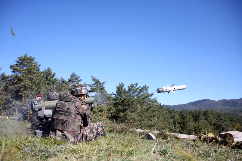 1-lr2-spike-missile-2048x1367.jpg