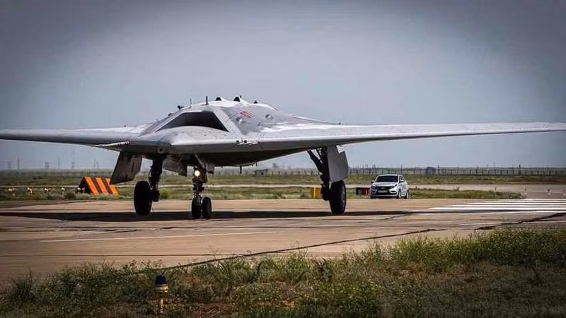 s-70-okhotnik-b.jpg