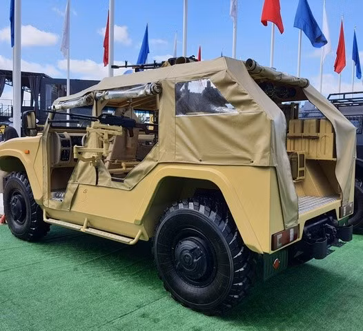 Xe có khả năng mang tải - 1.500 kg. Chiều dài - 5.700 mm, chiều rộng - 2.330 mm, chiều cao - 2.100 mm. Khoảng sáng gầm xe - 400 mm. 2021-08-22-10-44-23.jpg