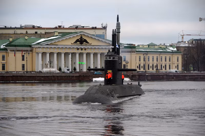 Cần nhắc lại vào tháng 3 năm 2025, Rosoboronexport tuyên bố rằng tàu ngầm Amur 1650 của Nga là một bước đột phá thực sự trong lĩnh vực tàu ngầm phi hạt nhân. 01.jpg