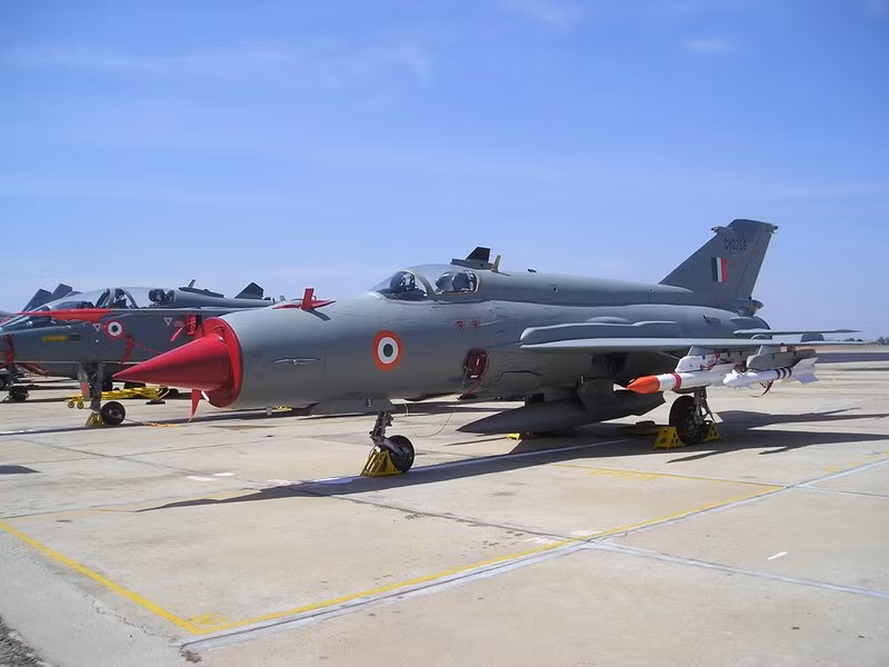 "Lễ chia tay những chiếc máy bay chiến đấu MiG-21 cuối cùng đang hoạt động sẽ được tổ chức vào ngày 19 tháng 9 tại căn cứ không quân Chandigarh, nơi đóng quân của Phi đội 23 Panthers của IAF", thông báo nói rõ. sheeju-mig21.jpg