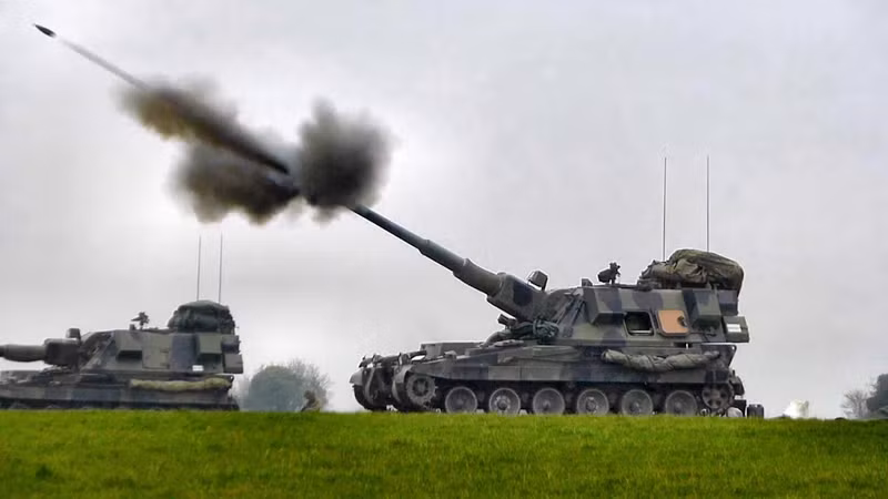 Ngoài pháo tự hành, London đã tăng cường sức mạnh cho Kyiv trước mùa đông bằng tên lửa Storm Shadow mới, khẳng định họ vẫn là nhà viện trợ quân sự hàng đầu cho Ukraine. 1657107295.jpg