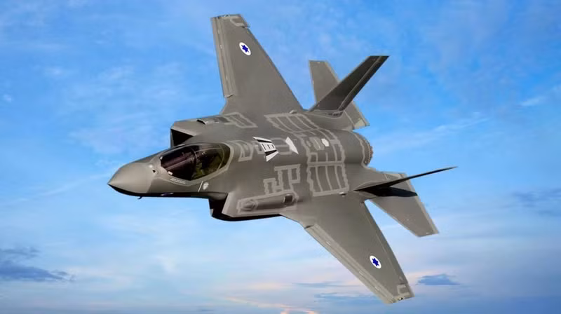 3 máy bay chiến đấu F-15 của Mỹ đã bị hệ thống phòng không Kuwait bắn nhầm, nhưng cả 6 thành viên phi hành đoàn đều nhảy dù an toàn. Và tuần trước, 1 máy bay tiếp nhiên liệu KC-135 Stratotanker đã bị rơi ở phía Tây Iraq, mặc dù nguyên nhân vẫn chưa rõ. f-35-israel-2.jpg