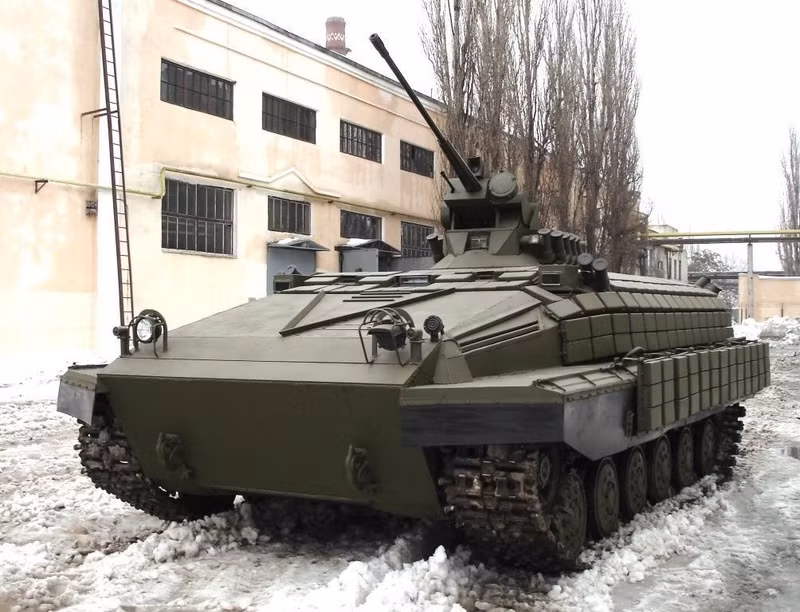 Trước đó, dựa trên khung thân xe tăng T-64, Ukraine còn chế tạo cả phiên bản xe chiến đấu bộ binh bánh xích BMPV-64, nhưng dự án này cũng không được đưa vào sản xuất hàng loạt bởi không có nhu cầu. pvfculm.jpg