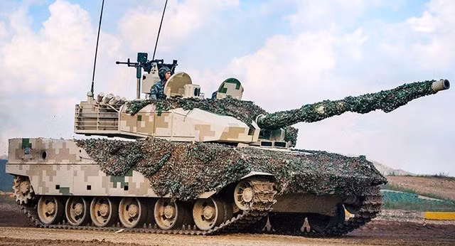 Động cơ có công suất 1000 mã lực. Tốc độ tối đa trên đường cao tốc là 70km/h (35 - 40km/h trong điều kiện địa hình gồ ghề), tầm hoạt động lên đến 450km. Kíp chiến đấu 3 người. china-has-begun-shipping-44-type-15-tanks-to-bangladesh.jpg