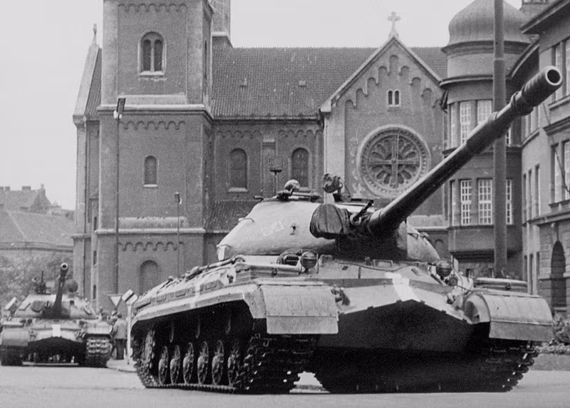 Các chuyên gia dự đoán rằng chiếc xe tăng chiến đấu này có thể sẽ được trưng bày tại một bảo tàng phương Tây, hoặc trong một bộ sưu tập tư nhân của một người đam mê quân sự nào đó. cfa641c7622324cf.jpg