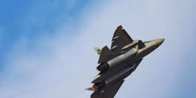 rossiiskii-istrebitel-su-57e-hudmf24c-1770833881t.jpg