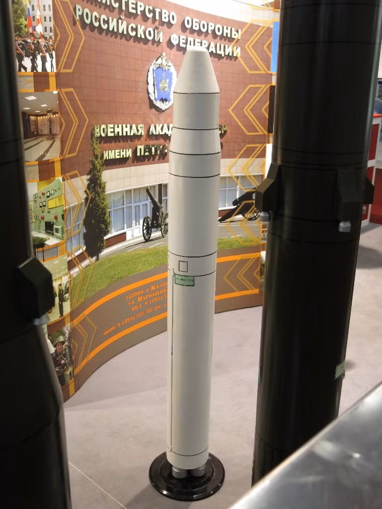 Tên lửa đạn đạo liên lục địa (ICBM) UR-100N UTTKh, được biết đến với tên gọi RS-18B và tên mã NATO là SS-19 mod.2 Stiletto, vẫn tiếp tục được sử dụng trong nhiệm vụ chiến đấu mặc dù đã trải qua gần nửa thế kỷ lịch sử. model-of-ur-100n-uttkh.jpg