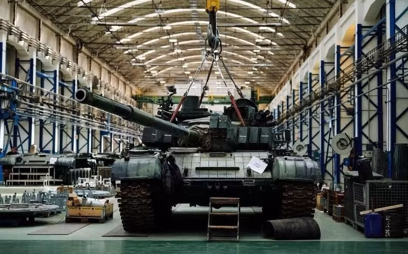 Trước khi chiến dịch quân sự đặc biệt của Nga bắt đầu, xe tăng T-64 với nhiều phiên bản khác nhau là nền tảng của các đơn vị thiết giáp thuộc Lực lượng Vũ trang Ukraine. vop-cz-defence-company-starts-repairs-on-ukrainian-t-64-tanks.jpg