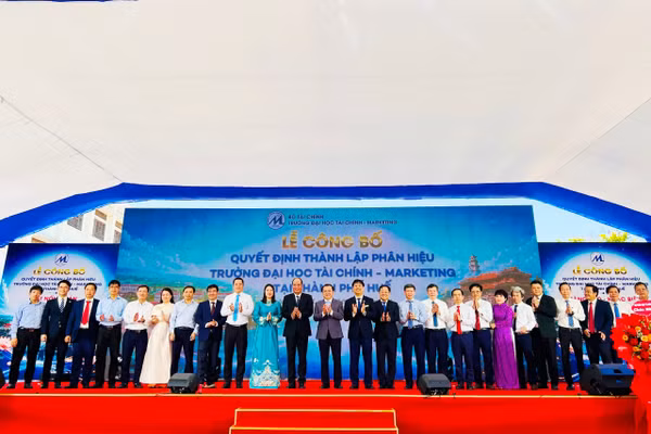 Lễ công bố quyết định thành lập Phân hiệu Trường Đại học Tài chính – Marketing tại TP Huế.