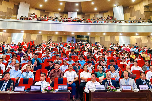 Hội nghị quốc tế “Chuẩn hóa chất lượng và nâng cao năng lực trong thực hành chăm sóc ban đầu và Y học gia đình” tại Trường ĐH Y Dược Huế.