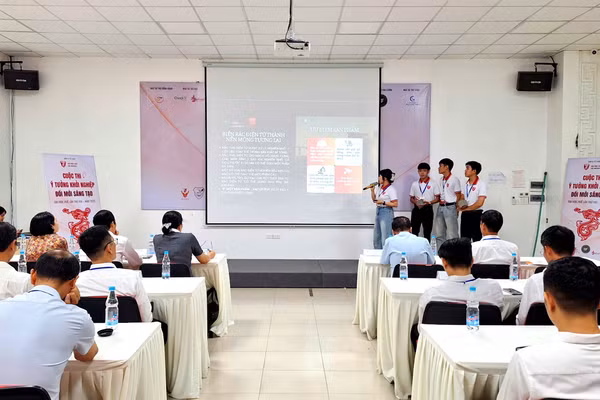 Vòng thi Bán kết cuộc thi ý tưởng khởi nghiệp đổi mới sáng tạo Đại học Huế lần thứ VIII.