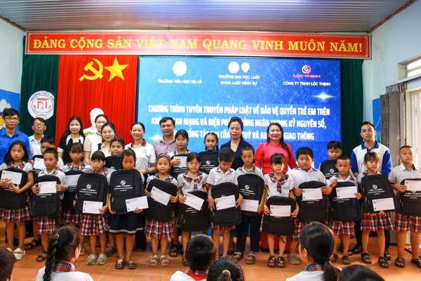 Trang bị kiến thức pháp luật, nâng cao kỹ năng tự bảo vệ cho học sinh tiểu học
