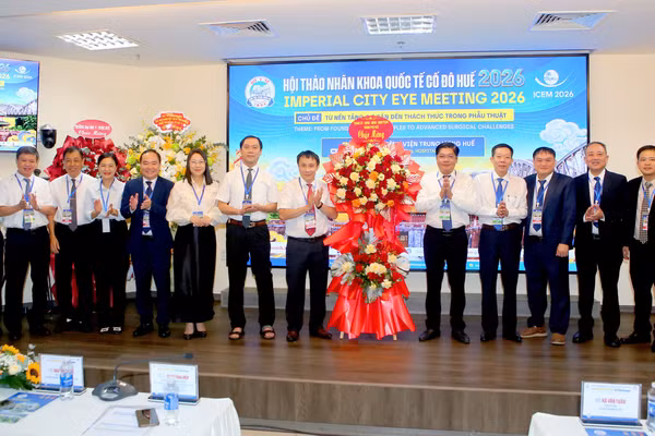 Khai mạc Hội thảo Nhãn khoa quốc tế Cố đô Huế lần thứ 7 với chủ đề “Từ nền tảng cơ bản đến thách thức trong phẫu thuật”.