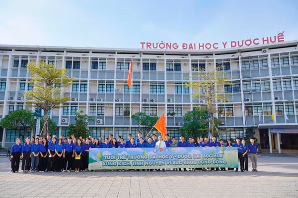 Sinh viên Trường ĐH Y Dược Huế ra quân chiến dịch tình nguyện Mùa hè xanh 2026 với nhiều hoạt động ý nghĩa hướng về chăm sóc sức khỏe cộng đồng.