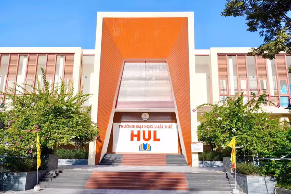 Trường Đại học Luật, Đại học Huế vừa ban hành quy định và thông báo về chính sách thu hút người có trình độ cao để bổ sung đội ngũ giảng viên nâng cao chất lượng đào tạo.