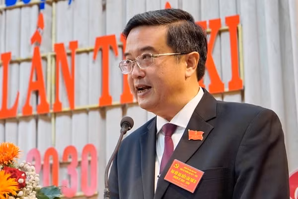 GS.TS.BS Nguyễn Vũ Quốc Huy Quyền Giám đốc Đại học Huế, Hiệu trưởng Trường Đại học Y - Dược, Đại học Huế được bầu giữ chức Phó Chủ tịch Tổng hội Y học Việt Nam.
