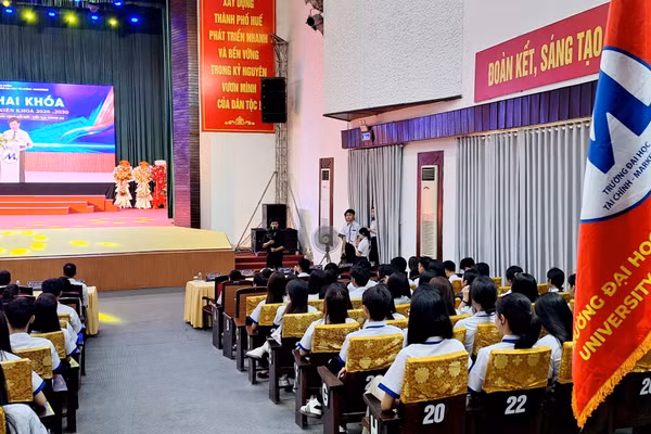 Phân hiệu Trường Đại học Tài chính – Marketing tại TP Huế tổ chức Lễ khai giảng niên khóa 2026 – 2030.