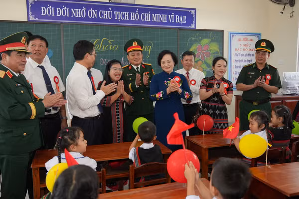 ‘Bình minh mới’ trên các ngôi trường nội trú vùng cao ở Huế