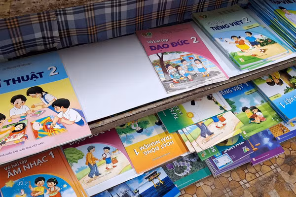TP Huế cung ứng đủ SGK thiếu cục bộ cho học sinh trước ngày 18/9