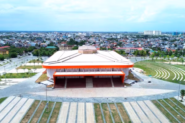 Quảng trường Văn hóa Thể thao TP Huế chuẩn bị hoàn thành.