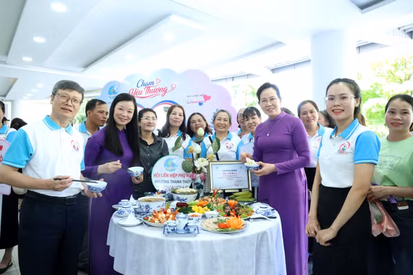 Kỷ niệm 25 năm Ngày Gia đình Việt Nam được tổ chức tại TP Huế với nhiều hoạt động ý nghĩa.