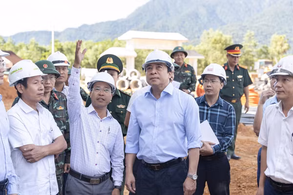 TP Huế phát động đợt cao điểm thi công các trường nội trú liên cấp biên giới.