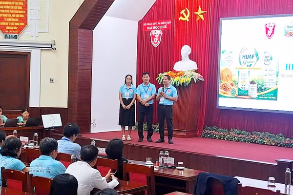 Các đội thi tranh tài tại Bán kết cuộc thi "Giải pháp đổi mới sáng tạo Đại học Huế lần 2".