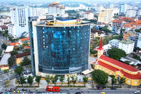 Bệnh viện Đa khoa Quốc tế Huế với vốn đầu tư hơn 2.300 tỷ đồng vừa được khánh thành tại TP Huế.