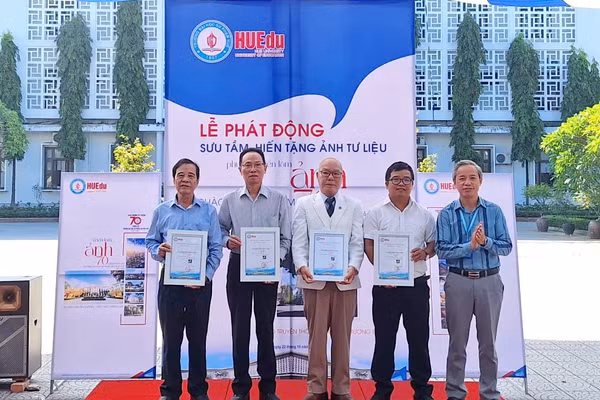 Trường ĐH Sư phạm Huế phát động sưu tầm hiến tặng ảnh tư liệu cho lễ kỷ niệm 70 năm thành lập trường.