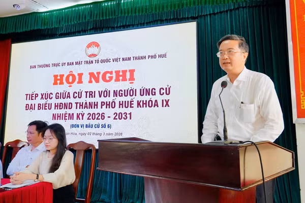 GS.TS Nguyễn Vũ Quốc Huy tại Hội nghị tiếp xúc cử tri Đại biểu HĐND TP Huế khóa IX nhiệm kỳ 2026-2031.