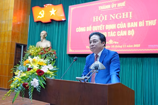 Ông Nguyễn Khắc Toàn, Phó Bí thư Tỉnh ủy, Chủ tịch UBND tỉnh Khánh Hòa được điều động, giữ chức Phó Bí thư Thành ủy Huế nhiệm kỳ 2025-2030.