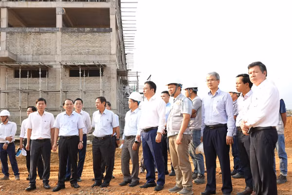 Lãnh đạo TP Huế cùng các Sở, Ban ngành trực tiếp kiểm tra tiến độ dự án Trường nội trú liên cấp vùng biên giới.