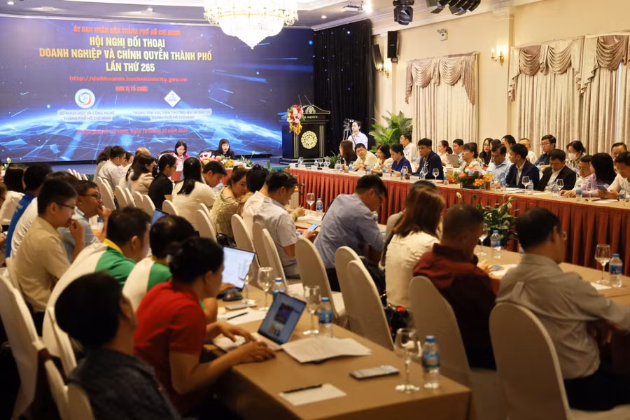 Toàn cảnh buổi đối thoại giữa chính quyền TPHCM với các doanh nghiệp lĩnh vực công nghệ ngày 10/10. Ảnh: ITPC