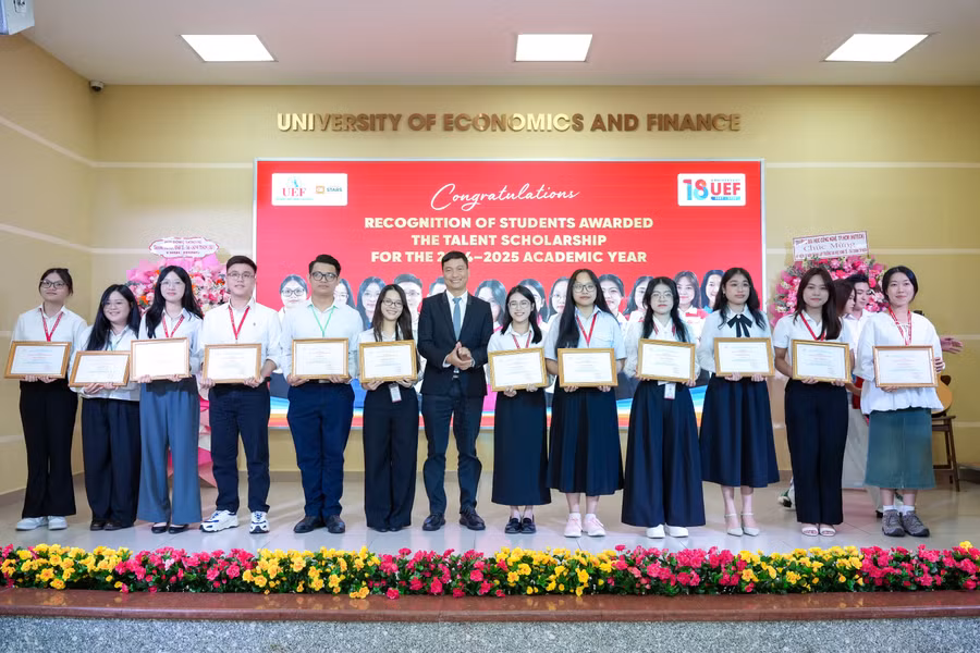 hoc-bong-tai-nang-hoc-tap-gpa-den-40.jpg