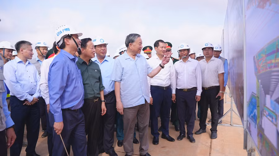 Tổng Bí thư Tô Lâm cùng Đoàn công tác Trung ương kiểm tra về tiến độ dự án sân bay Long Thành.