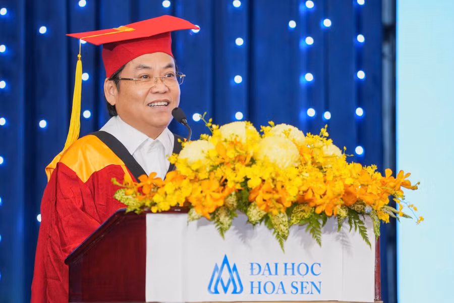 1-pgsts-nguyen-huu-huy-nhut-pho-hieu-truong-phu-trach-truong-dai-hoc-hoa-sen.jpg