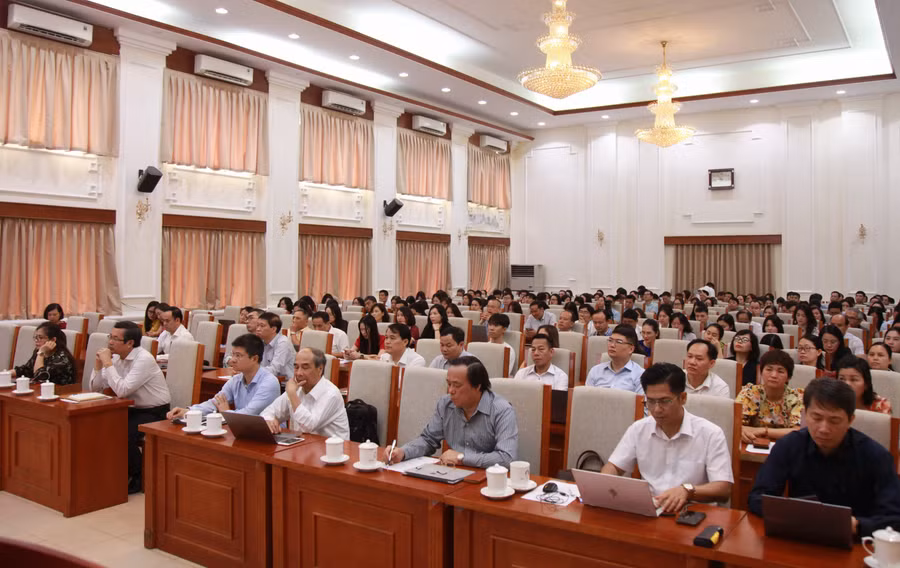 Các đại biểu dự hội nghị tập huấn.