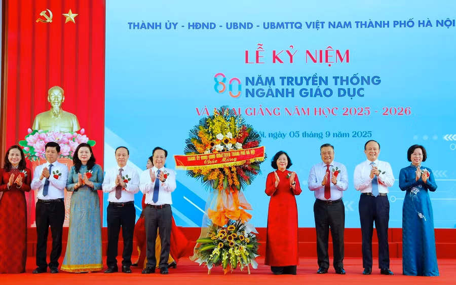khai-giang-ha-noi.jpg