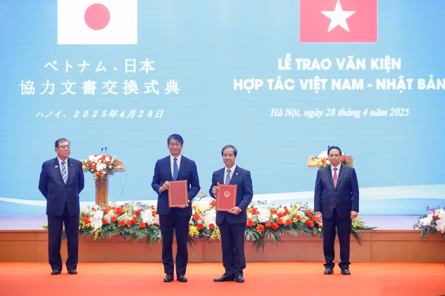 viet-nhat.jpg