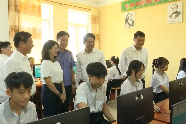 Chương trình hỗ trợ máy tính phục vụ học tập.