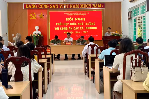 Trường THPT Vĩnh Định phối hợp Công an các xã, phường tăng cường phòng ngừa vi phạm, bảo đảm môi trường giáo dục an toàn.