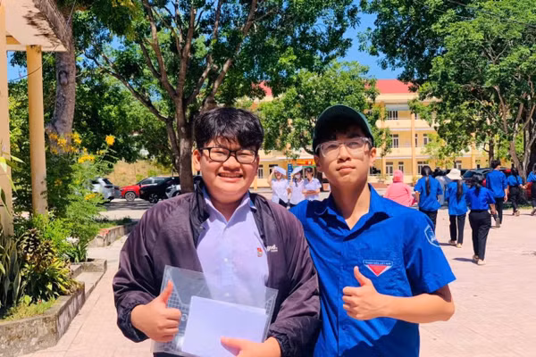 Thí sinh tại điểm thi Trường THPT Đakrông hoàn thành kỳ thi.