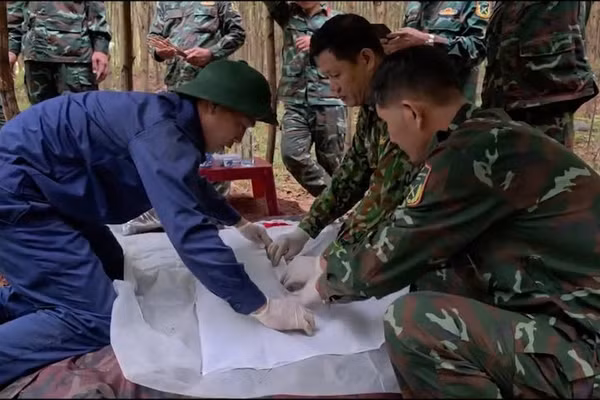 Các Đội tìm kiếm, quy tập hài cốt liệt sĩ phát hiện 8 hài cốt liệt sĩ. Ảnh: Hoàng Cuối