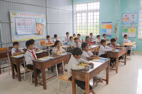 Chủ trương xây dựng trường nội trú ở biên giới thể hiện tinh thần nhân văn không để học sinh nào bị bỏ lại phía sau.